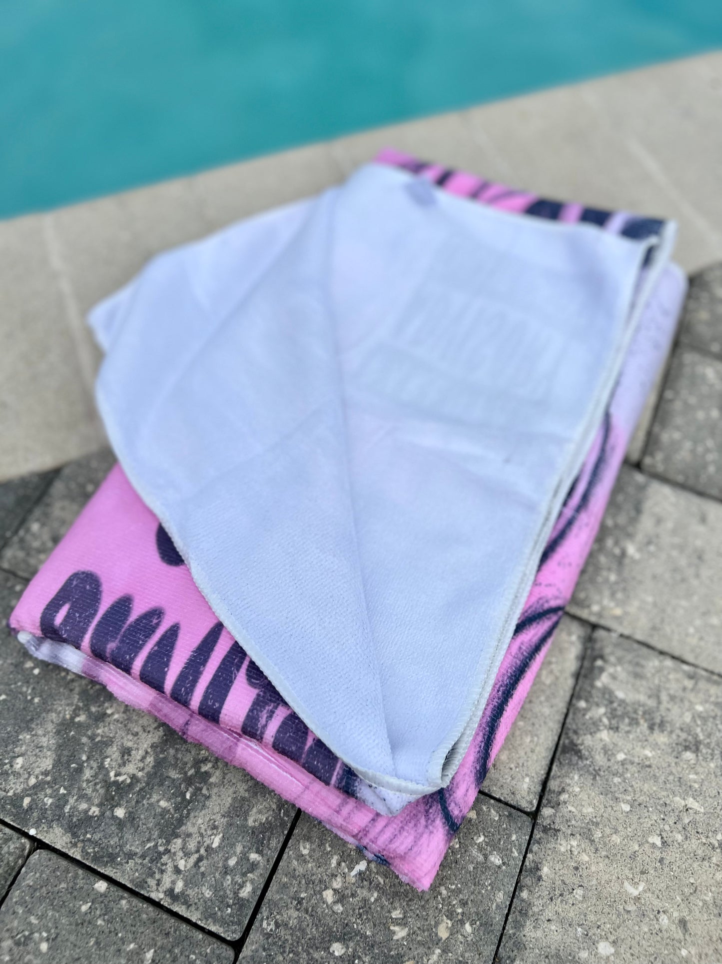 BICHOTA SEASON BEACH TOWEL