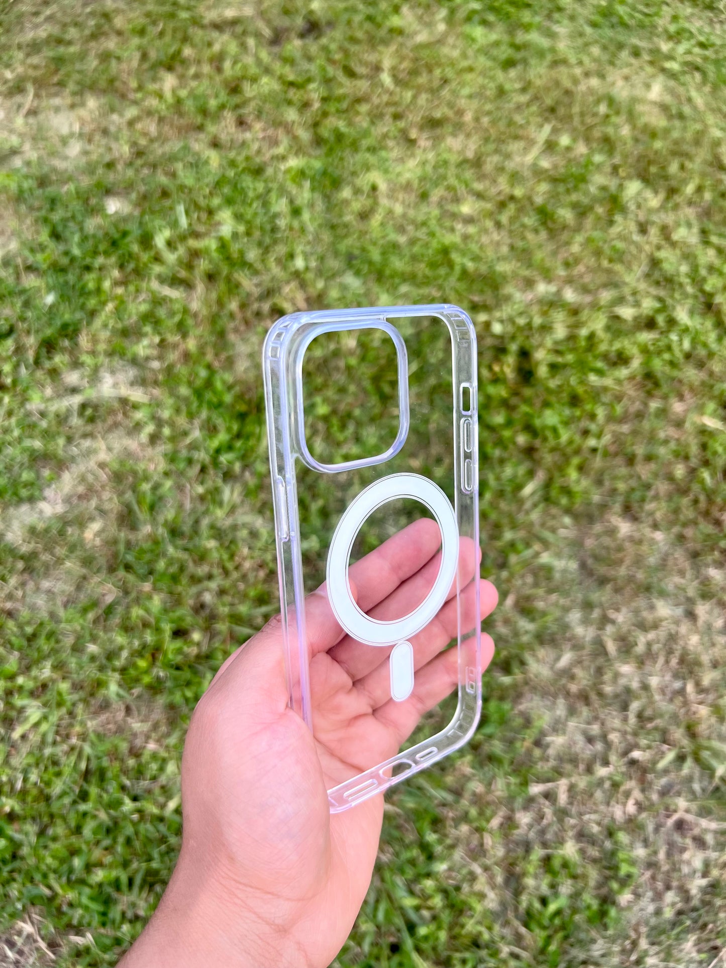 CLEAR MAGNETIC PHONE CASE